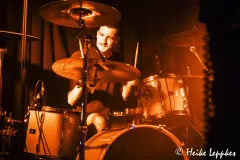 2025-11-08-True-Voodoo-@-Die-Roehre-DSC02391