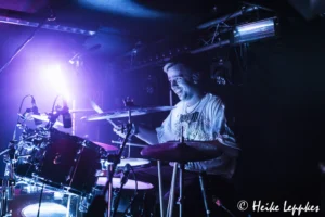 Konzertfoto Caught In A Mirror POE Spring Break Autonomes Zentrum Aachen AIXcellent Gigs AZ Aachen